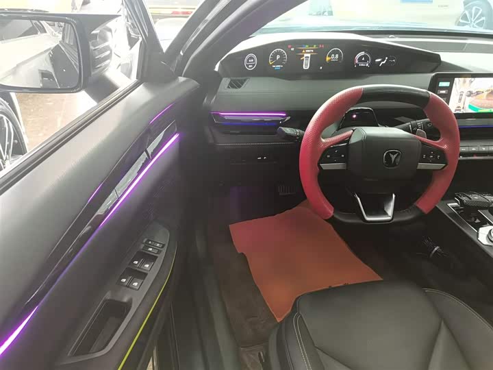 Фото 16 - Changan UNI-V