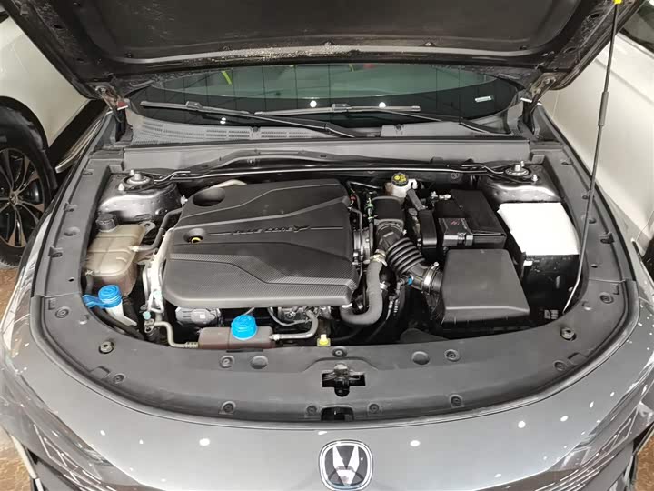 Фото 20 - Changan UNI-V