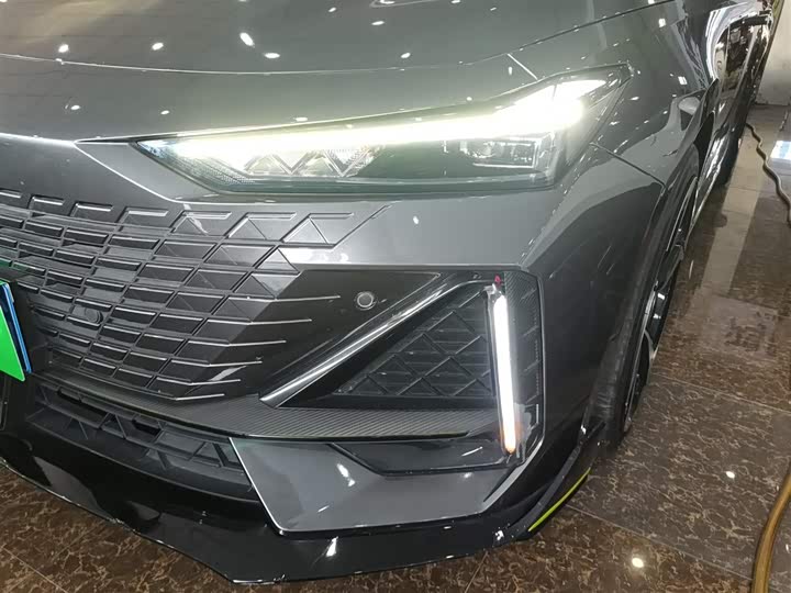 Фото 24 - Changan UNI-V