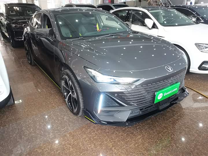 Фото 4 - Changan UNI-V