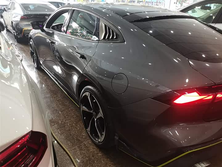 Фото 5 - Changan UNI-V