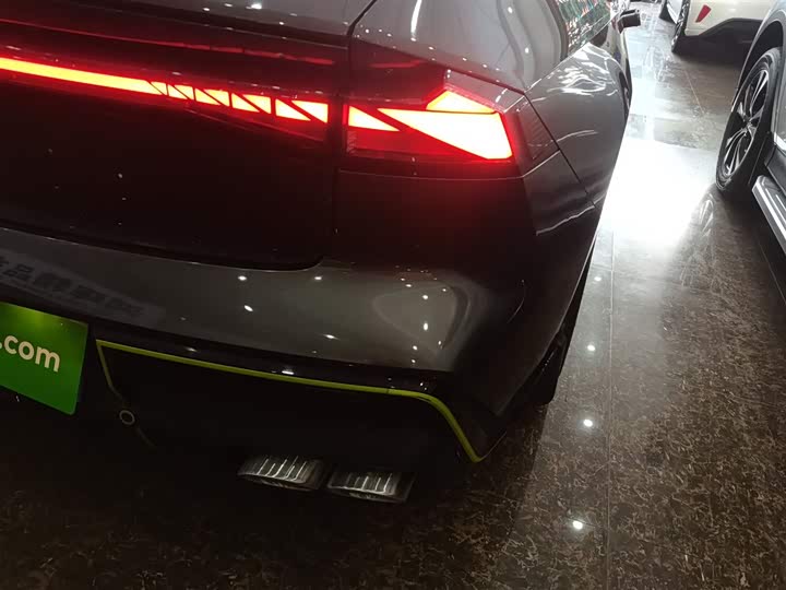 Фото 8 - Changan UNI-V