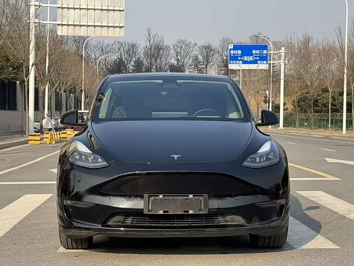 Фото 3 - Tesla Model Y