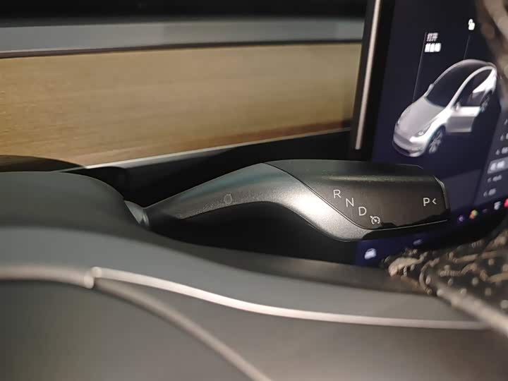 Фото 14 - Tesla Model Y