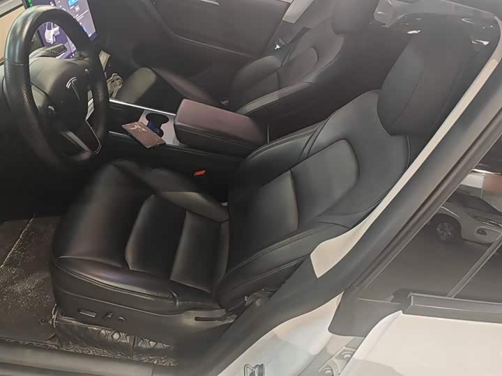 Фото 15 - Tesla Model Y