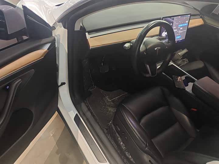 Фото 16 - Tesla Model Y