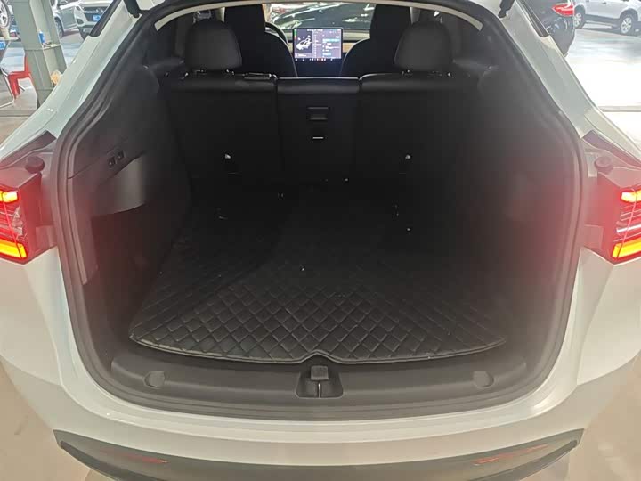 Фото 19 - Tesla Model Y