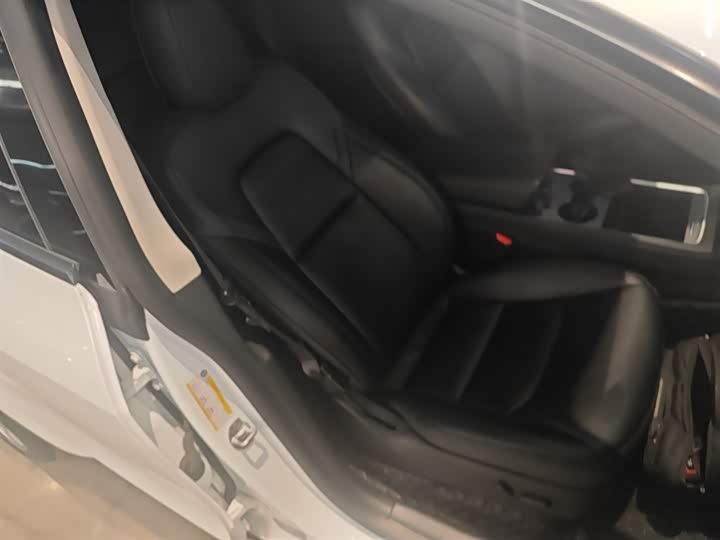 Фото 25 - Tesla Model Y