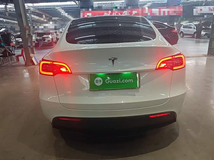 Фото 6 - Tesla Model Y