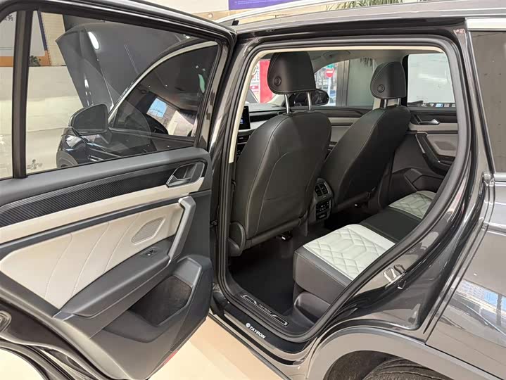 Фото 9 - Volkswagen Tayron