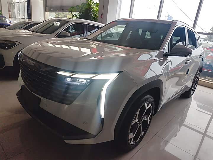 Фото 2 - Geely Atlas L
