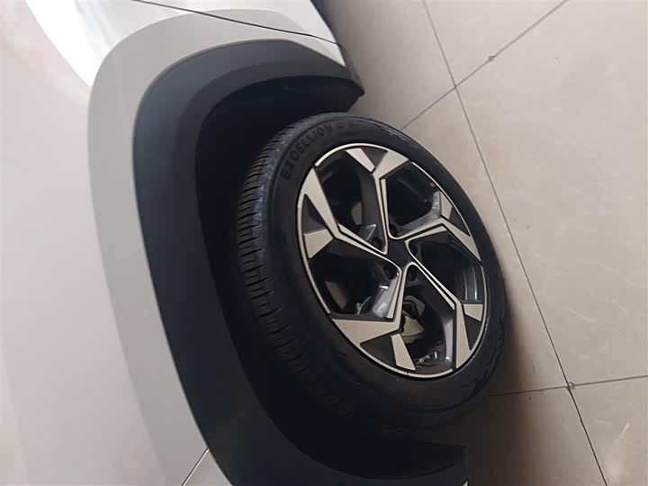 Фото 23 - Geely Atlas L