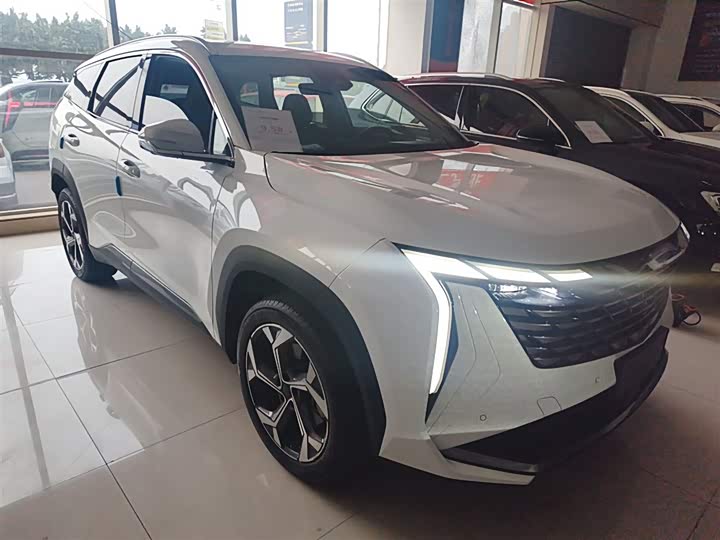 Фото 4 - Geely Atlas L