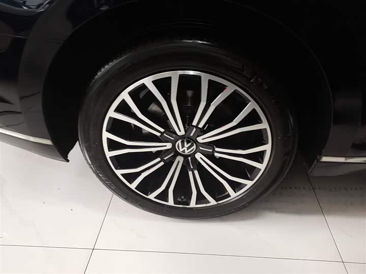 Фото 26 - Volkswagen Phideon