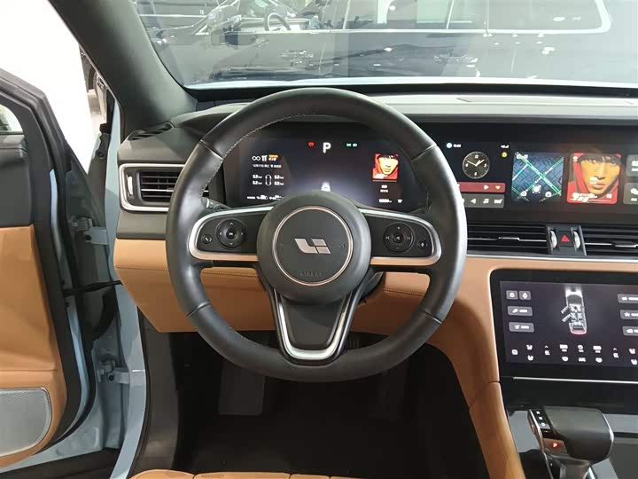 Фото 11 - LiXiang One