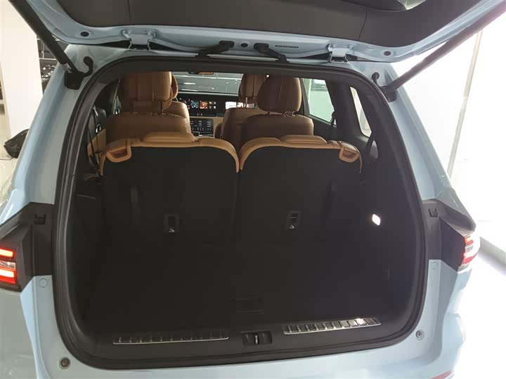 Фото 19 - LiXiang One