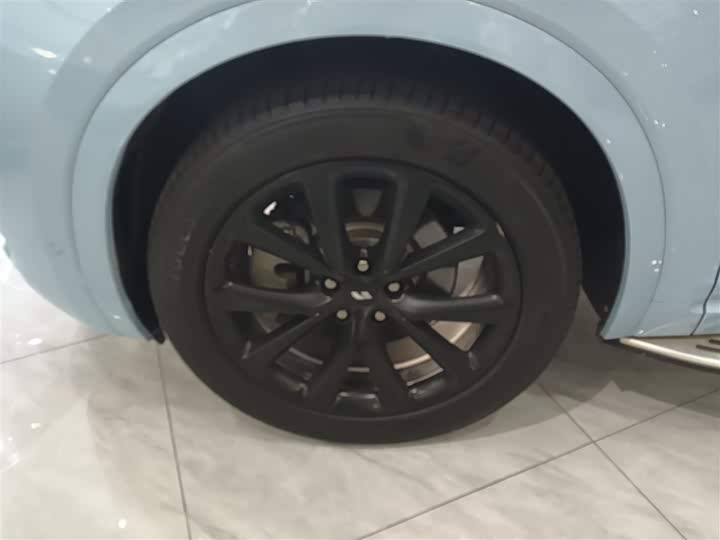 Фото 23 - LiXiang One