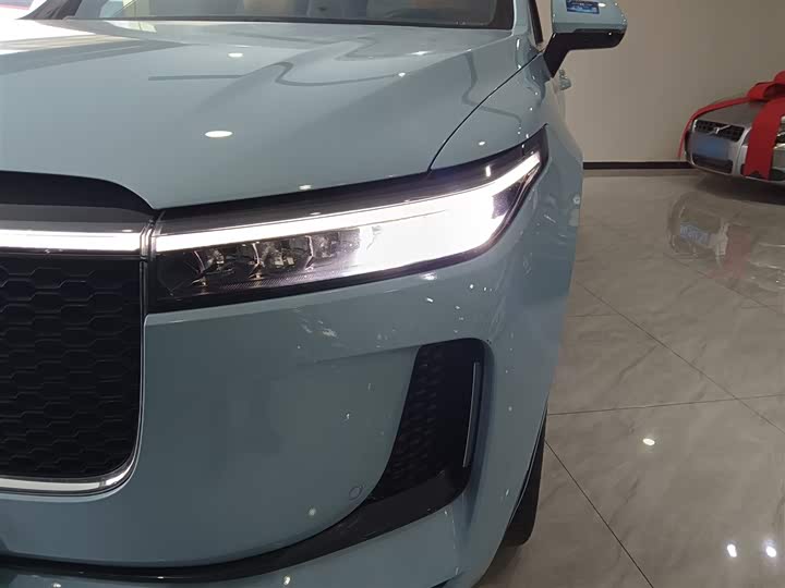 Фото 24 - LiXiang One