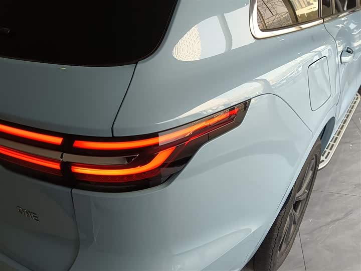 Фото 8 - LiXiang One