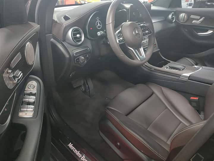 Фото 16 - Mercedes-Benz GLC-Class