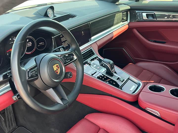 Фото 10 - Porsche Panamera