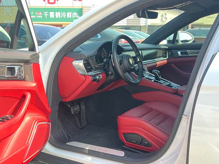 Фото 3 - Porsche Panamera