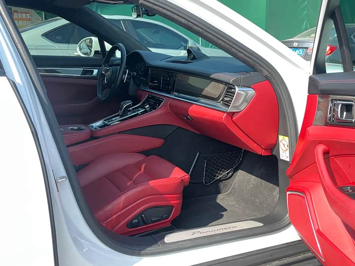 Фото 5 - Porsche Panamera