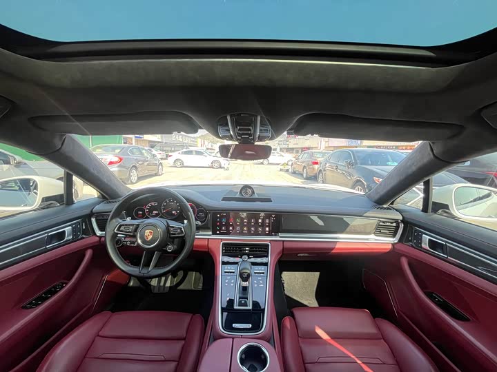 Фото 7 - Porsche Panamera