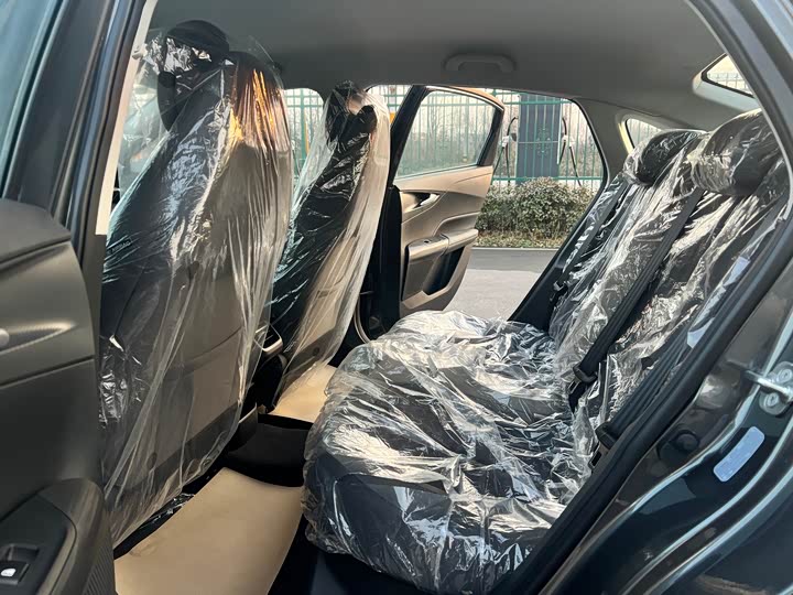 Фото 8 - Changan Eado EV