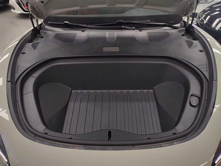 Фото 10 - Xiaomi SU7