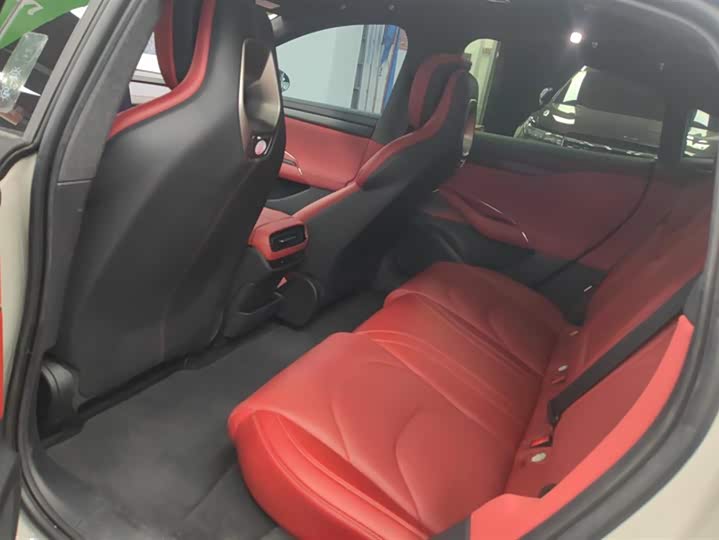 Фото 11 - Xiaomi SU7