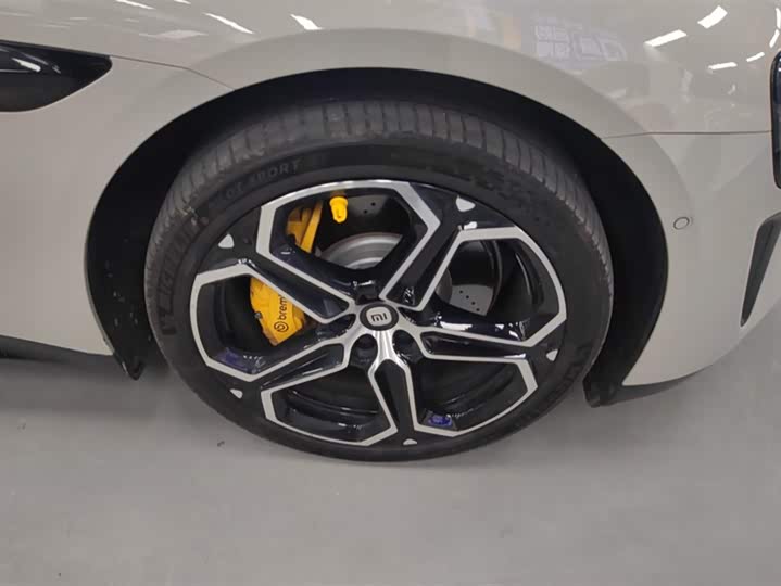 Фото 6 - Xiaomi SU7