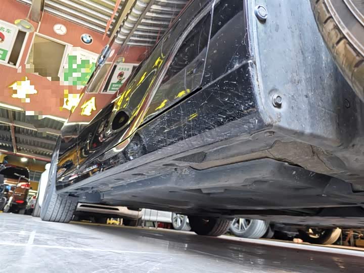 Фото 21 - Toyota Avalon