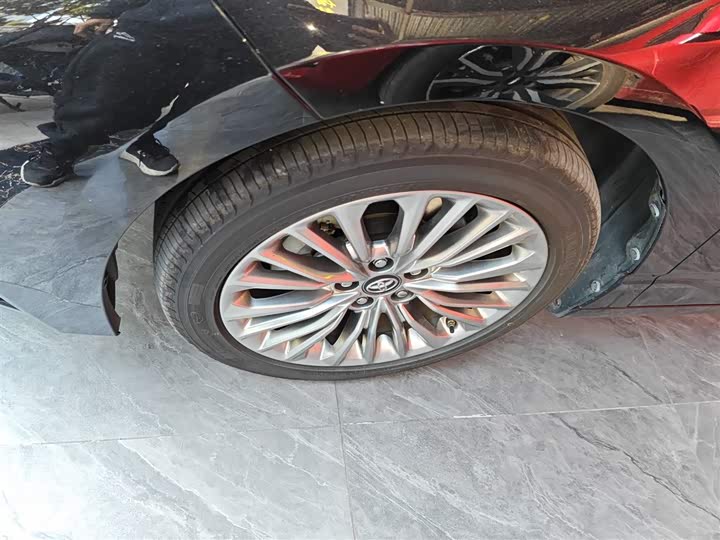 Фото 23 - Toyota Avalon