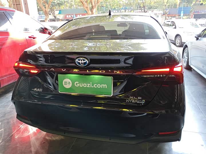 Фото 6 - Toyota Avalon