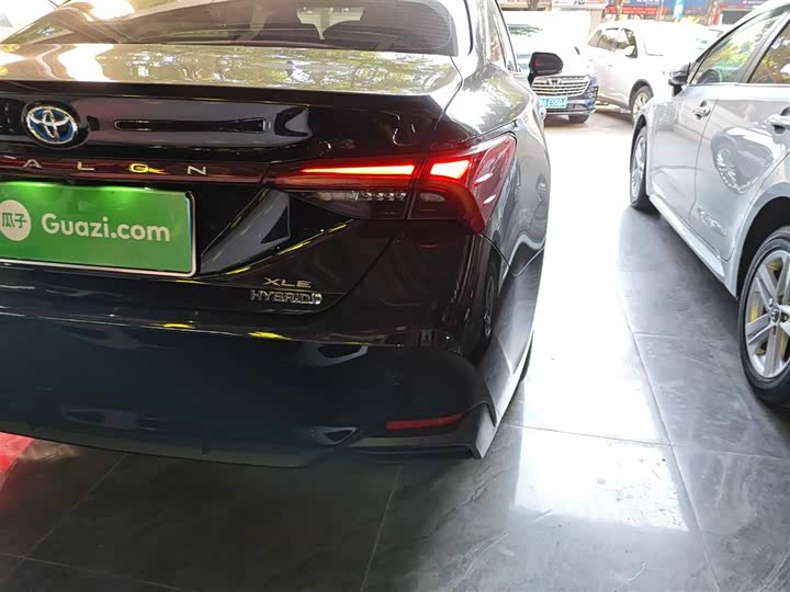 Фото 8 - Toyota Avalon