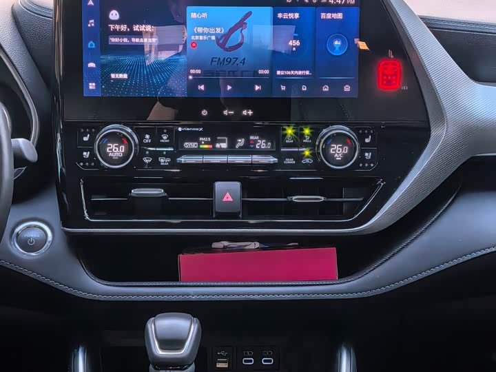 Фото 18 - Toyota Highlander