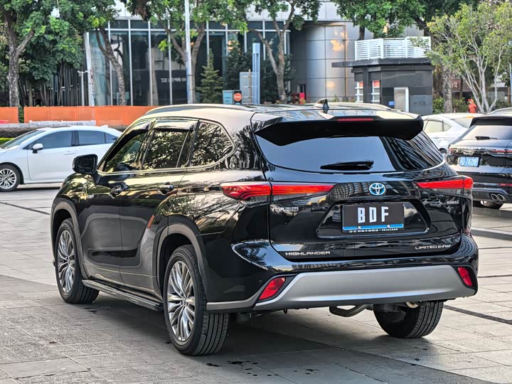 Фото 6 - Toyota Highlander