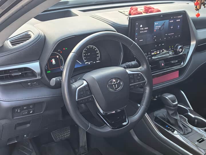 Фото 7 - Toyota Highlander