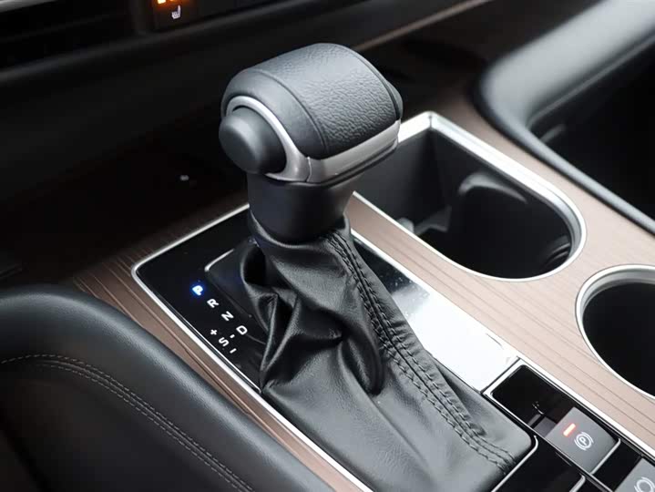 Фото 15 - Toyota Granvia