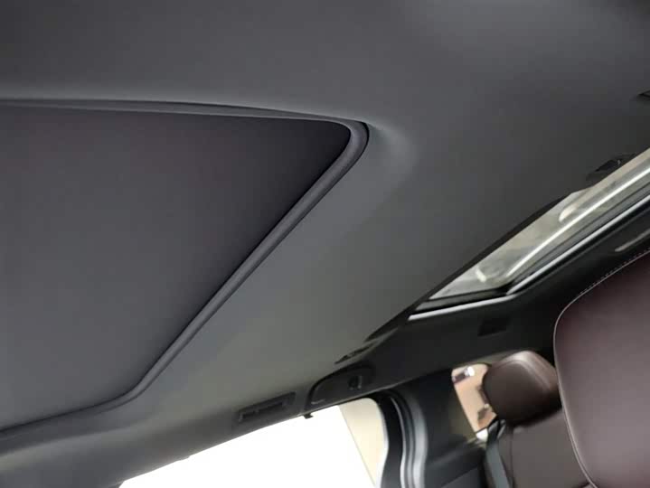 Фото 22 - Toyota Granvia