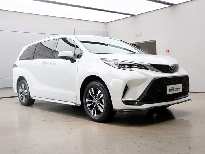 Фото 25 - Toyota Granvia