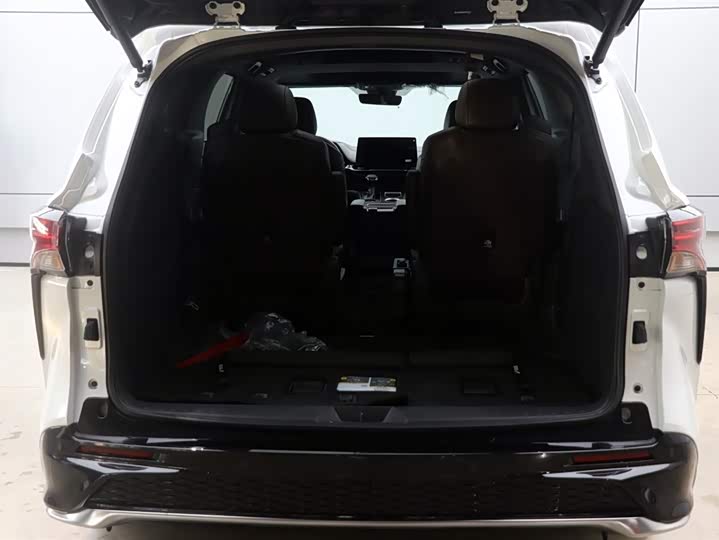 Фото 28 - Toyota Granvia