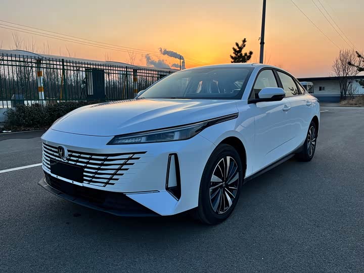 Фото 2 - Changan Eado EV