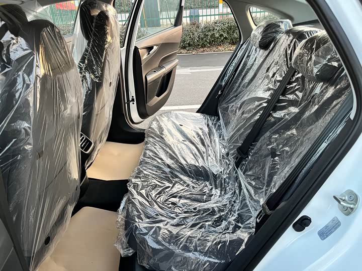 Фото 9 - Changan Eado EV