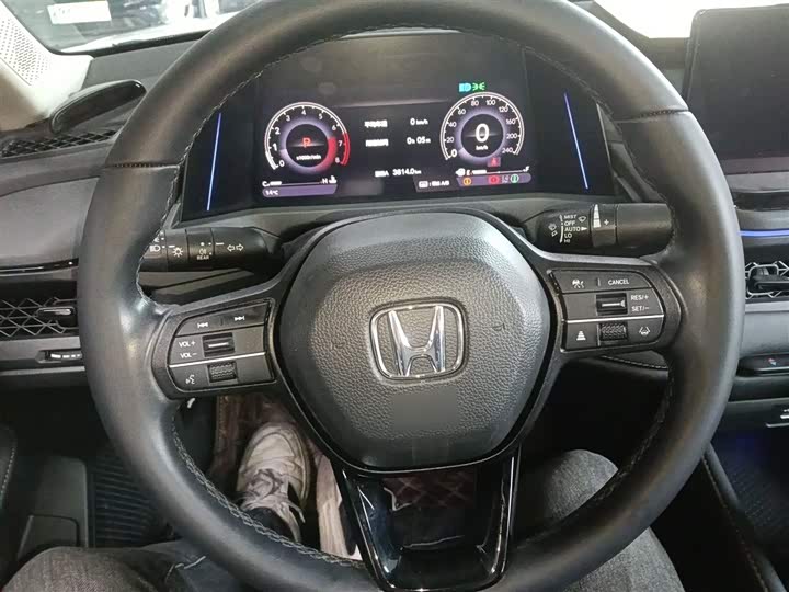 Фото 11 - Honda Accord