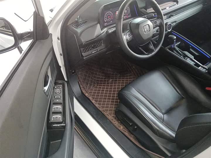 Фото 16 - Honda Accord