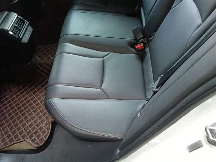 Фото 17 - Honda Accord