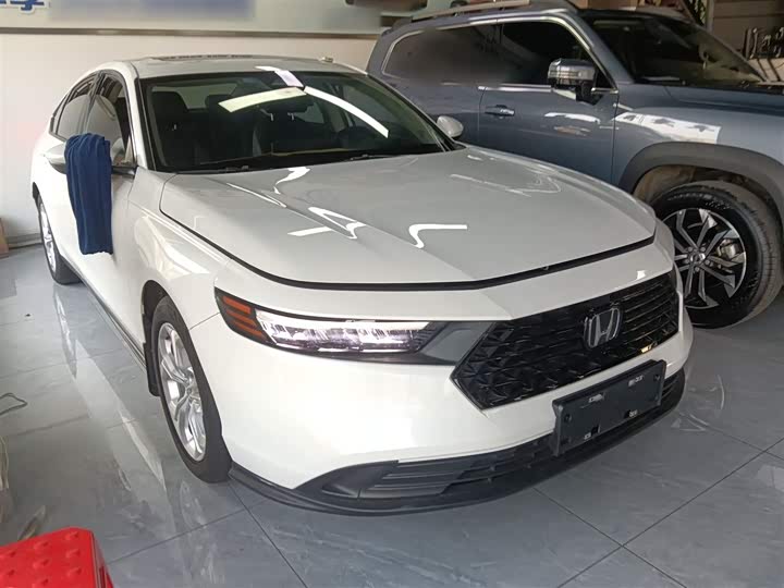 Фото 4 - Honda Accord