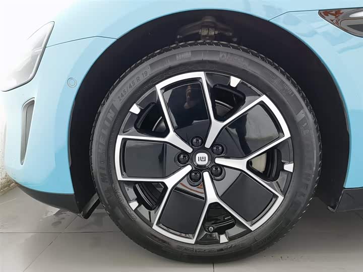 Фото 17 - Xiaomi SU7